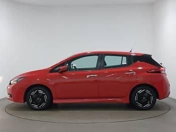 Gebraucht Nissan Leaf Acenta 110 kW (150 PS) 2022 Rot Kleinwagen