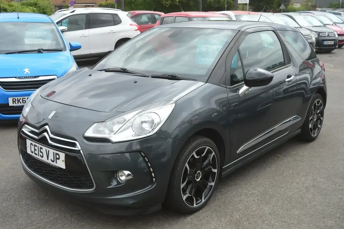 Used Citroën DS3 PureTech 110 HP (80 kW) 2015 Grey Hatchback