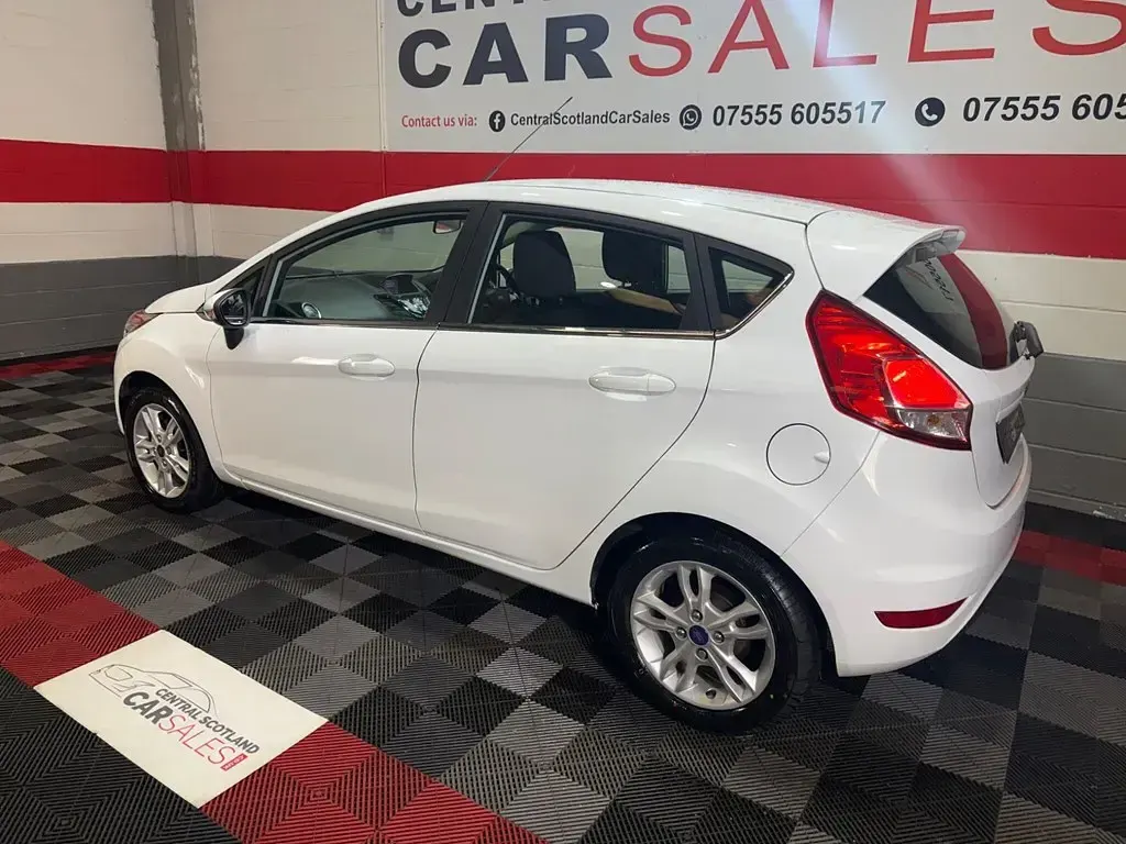 Used Ford Fiesta Zetec 2016 White Hatchback
