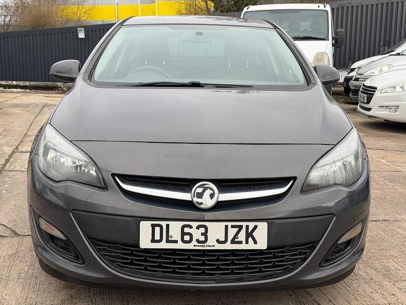 Used Vauxhall Astra Design Edition 2014 Grey Hatchback