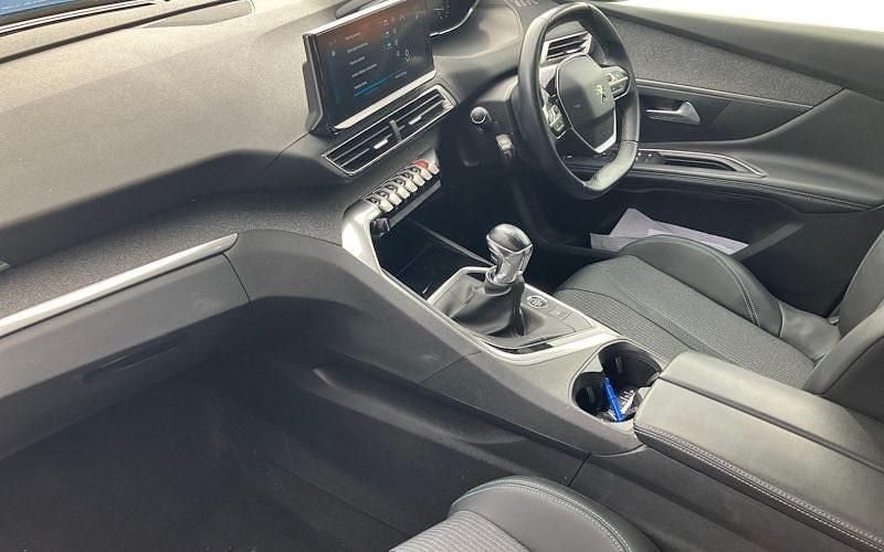 Used Peugeot 3008 Allure Premium 131 HP (96 kW) 2022 Blue SUV