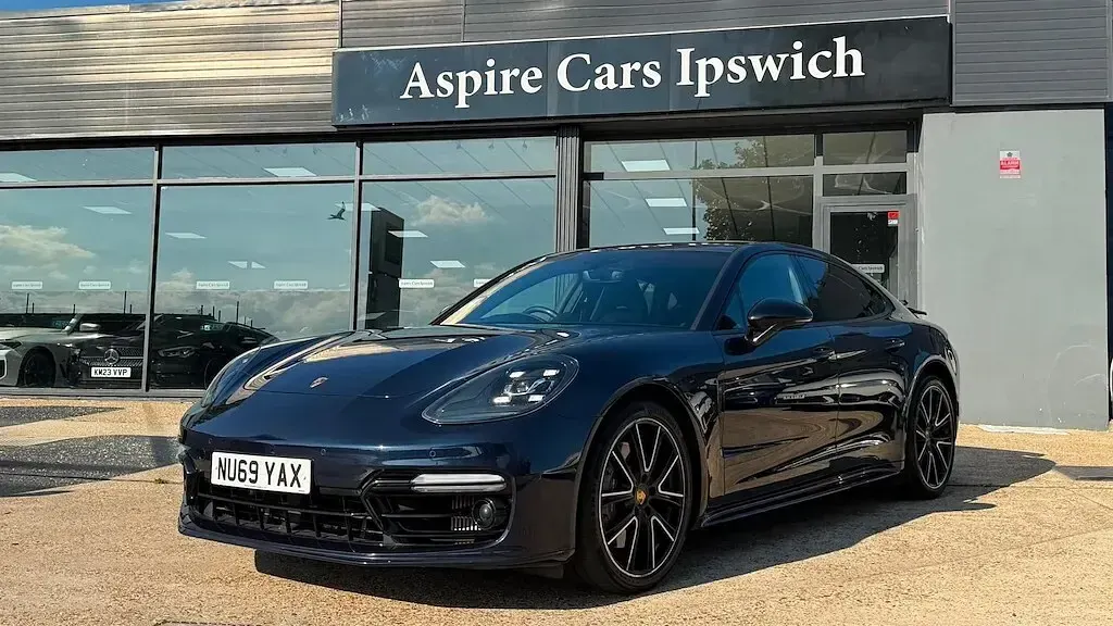 Used Porsche Panamera 462 HP (339 kW) 2019 Blue Hatchback
