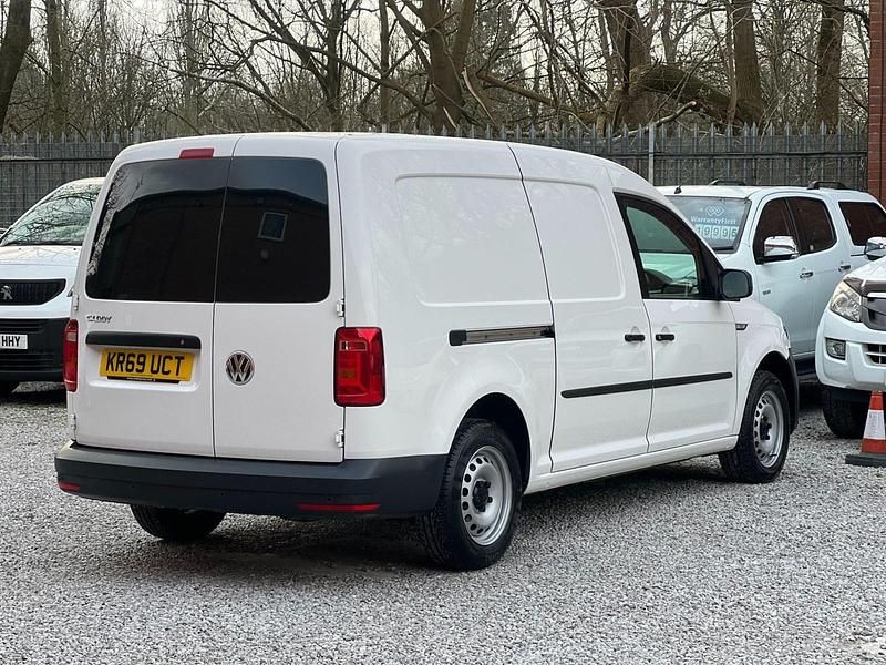 Used VW Caddy Maxi Startline 102 HP (75 kW) 2019 White MPV
