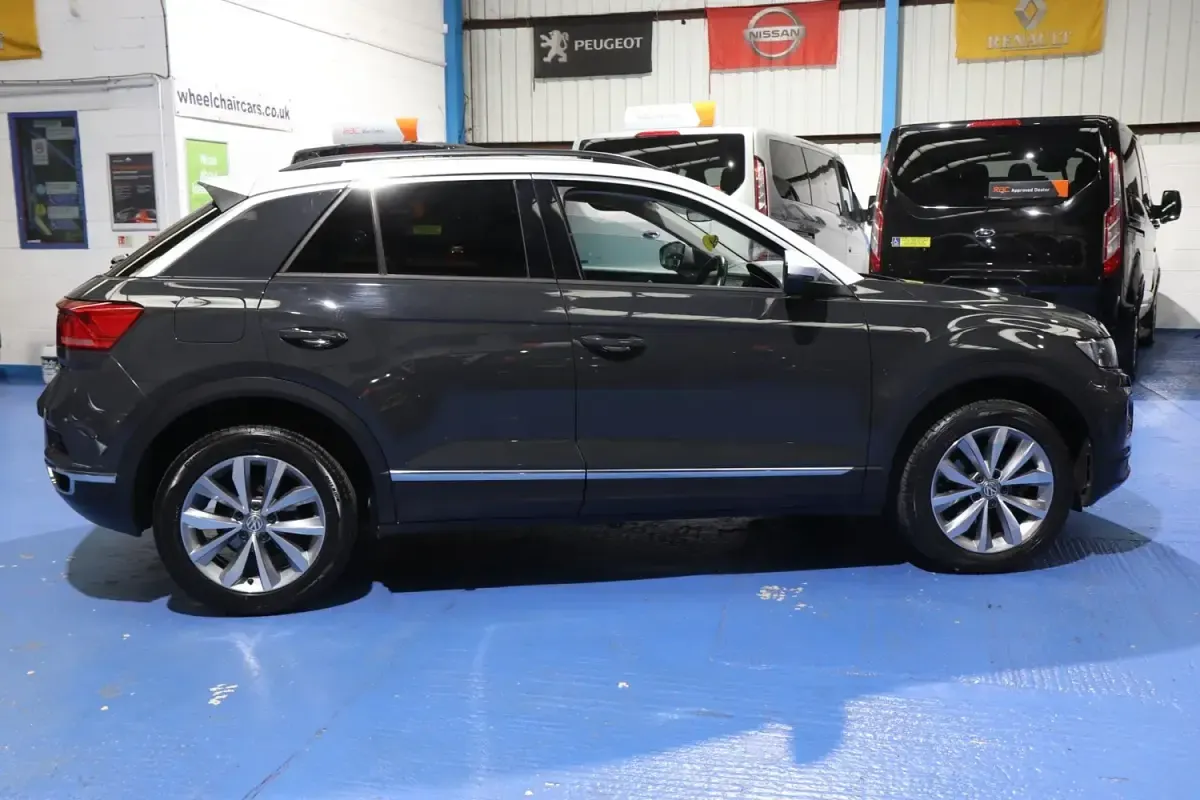 Usado VW T-Roc Design 150 CV (110 kW) 2019 Gris SUV
