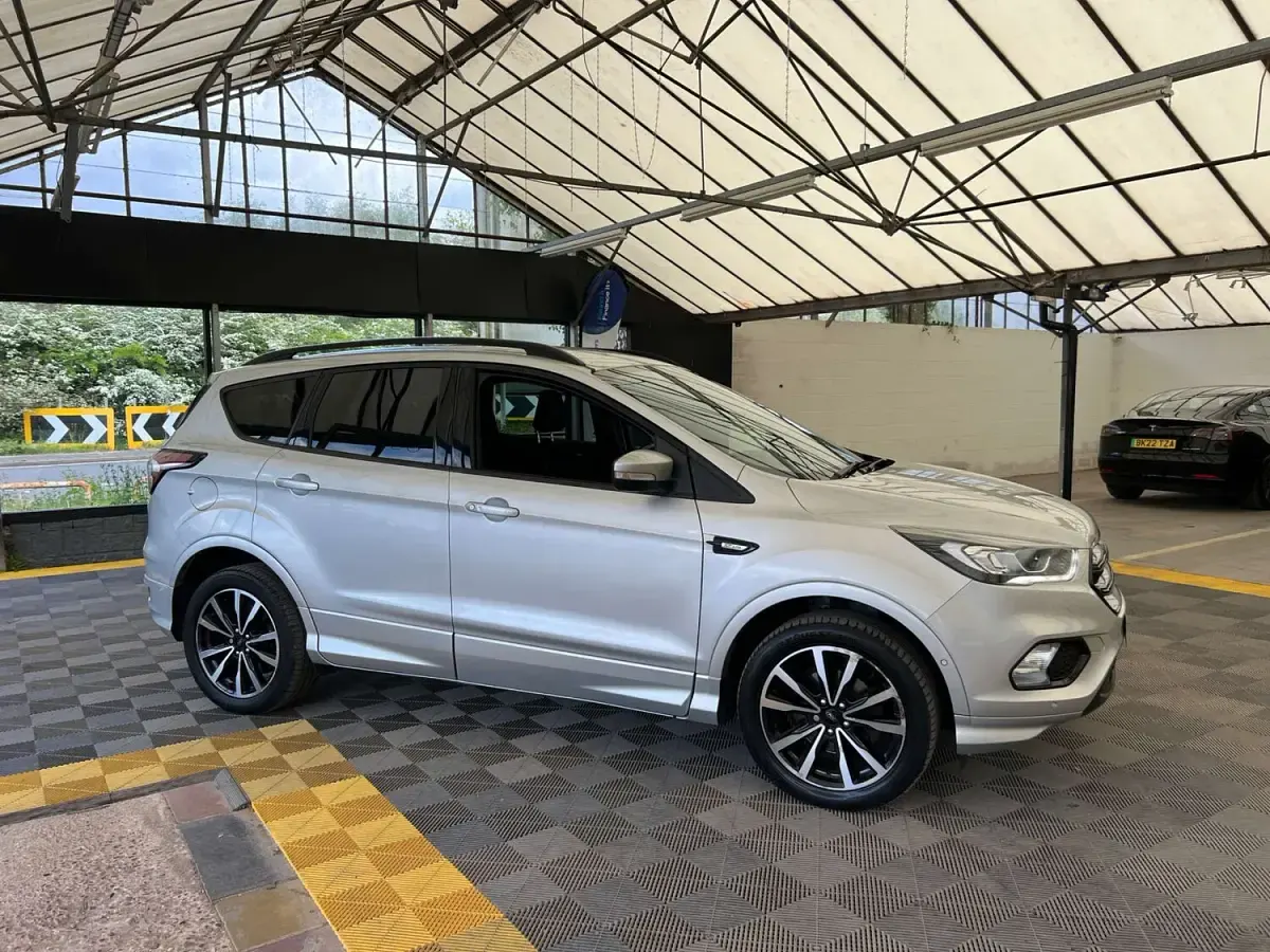 Used Ford Kuga ST-Line 150 HP (110 kW) 2019 Moondust silver SUV