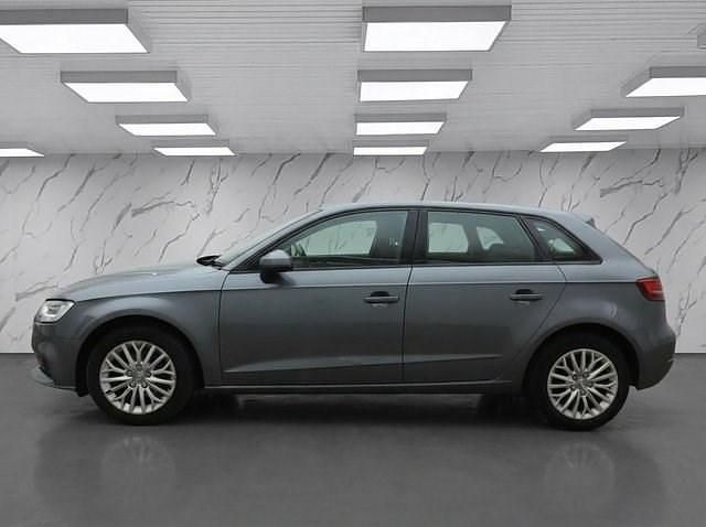 Usado Audi A3 Sportback Design 116 CV (85 kW) 2017 Gris Utilitario