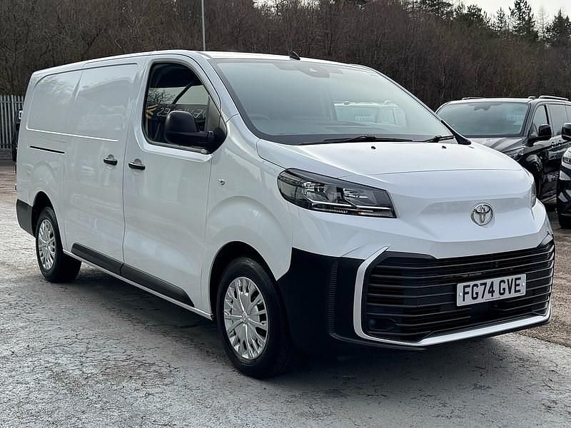 Used Toyota Proace Play 145 HP (106 kW) 2024 White MPV
