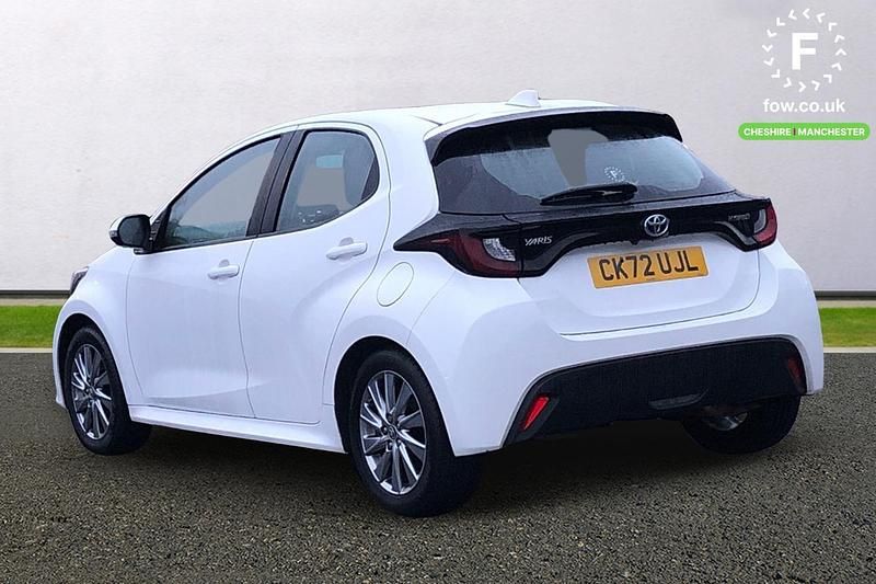 Used Toyota Yaris Hybrid 2022 White Hatchback
