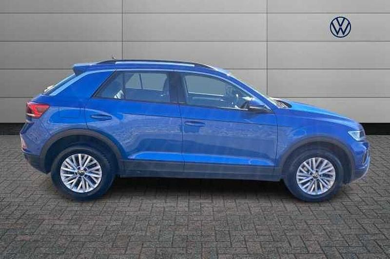 Used VW T-Roc Life 110 HP (80 kW) 2023 Blue SUV