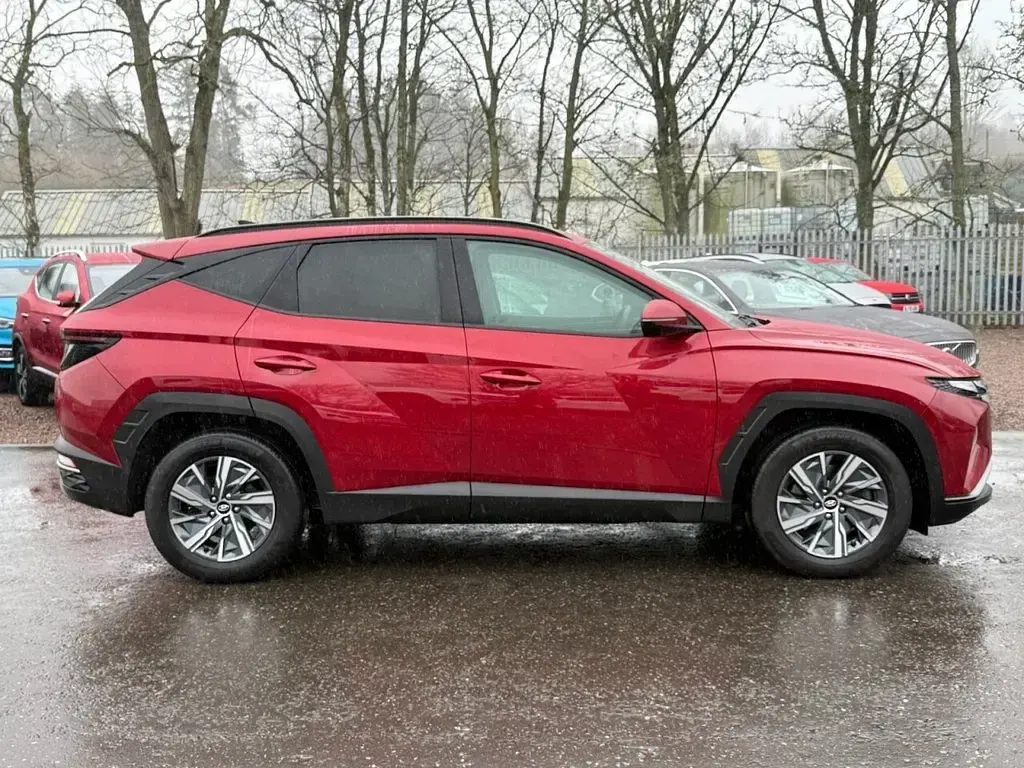 Używany Hyundai Tucson SE 150 KM (110 kW) 2022 Czerwony SUV
