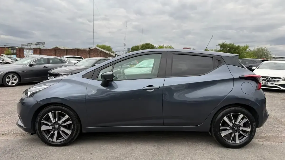 Usado Nissan Micra N-Connecta 2017 Cinzento Citadino