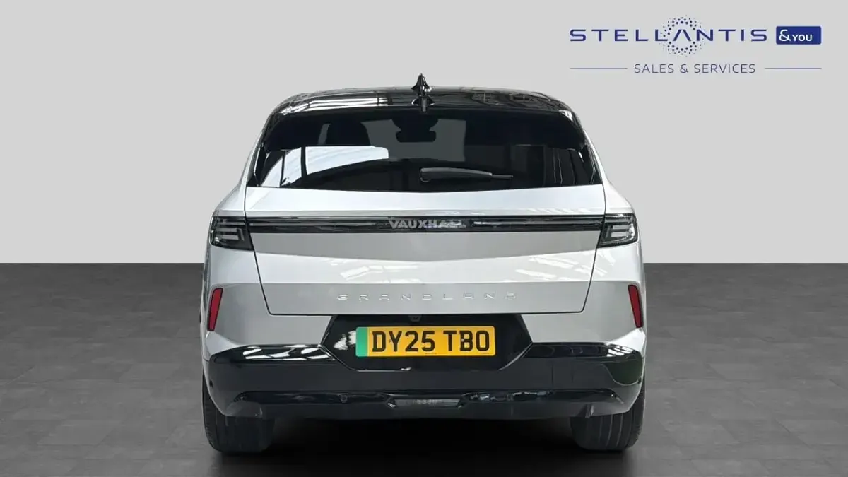 Used Vauxhall Grandland 154 kW (210 HP) 2025 Grey SUV