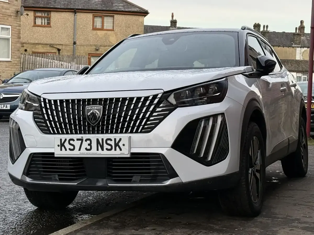 Used Peugeot 2008 GT 131 HP (96 kW) 2023 White SUV