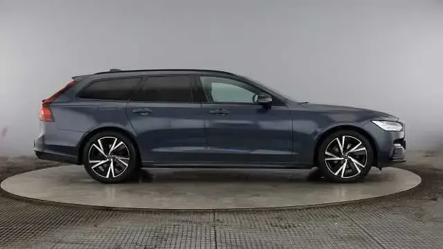 Used Volvo V90 R-Design 194 HP (142 kW) 2022 Estate