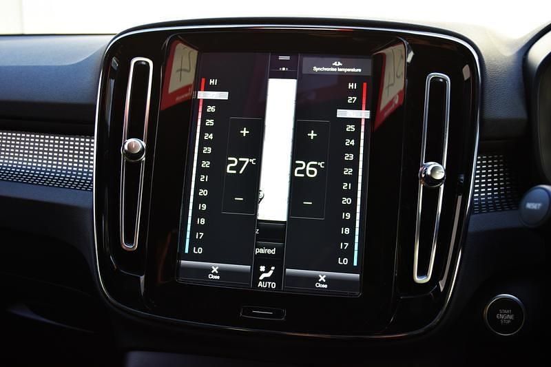 Used Volvo XC40 R-Design 2021 White SUV