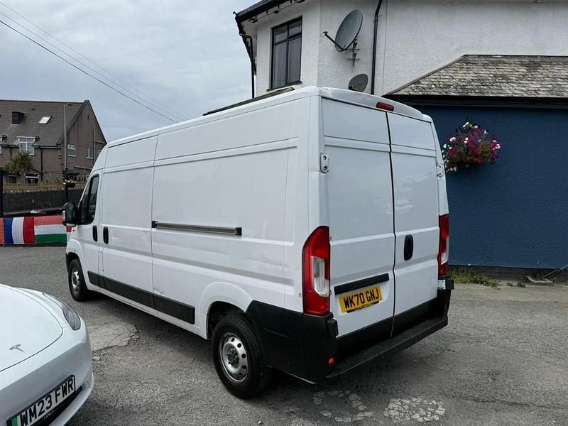 Image 3/4