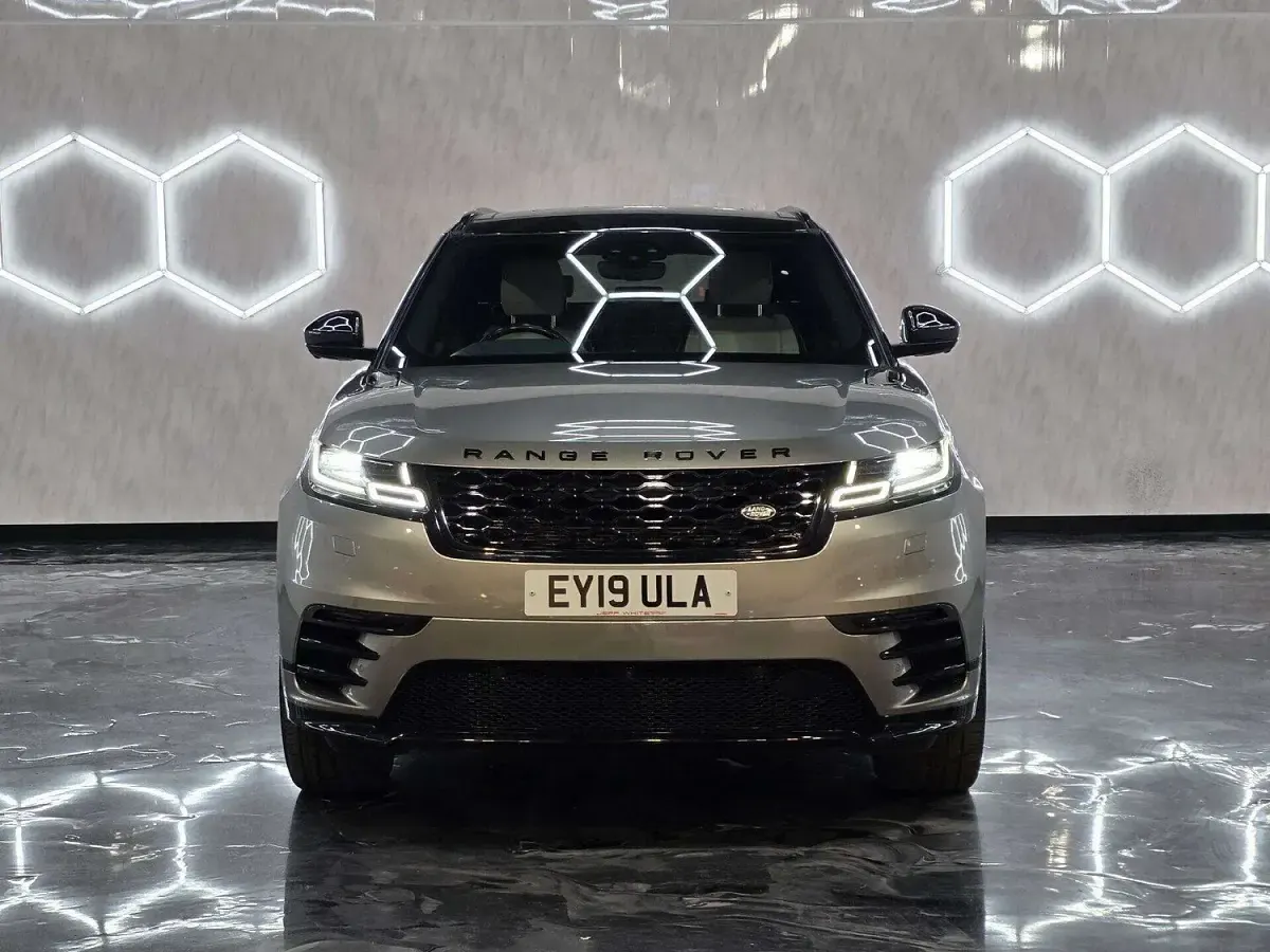 Used Land Rover Range Rover Velar SE Dynamic 236 HP (173 kW) 2019 Silver SUV