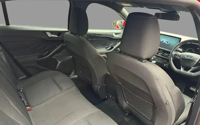 Used Ford Focus ST-Line 155 HP (114 kW) 2025 Red Estate