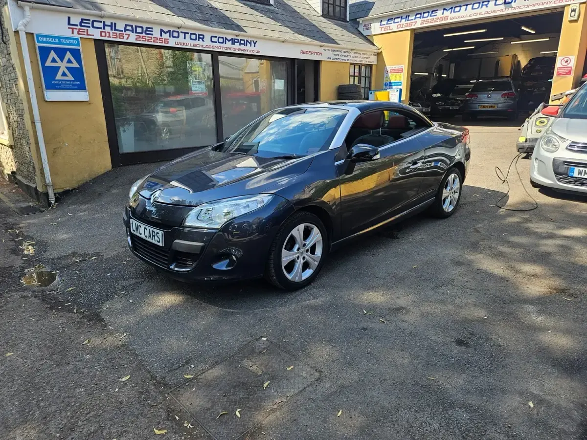 Used Renault Mégane Cabriolet Dynamique 110 HP (80 kW) 2012 Grey Cabriolet