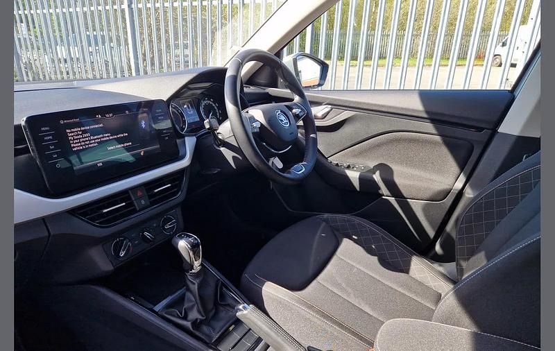 Used Skoda Kamiq SE Drive 108 HP (79 kW) 2024 Silver SUV