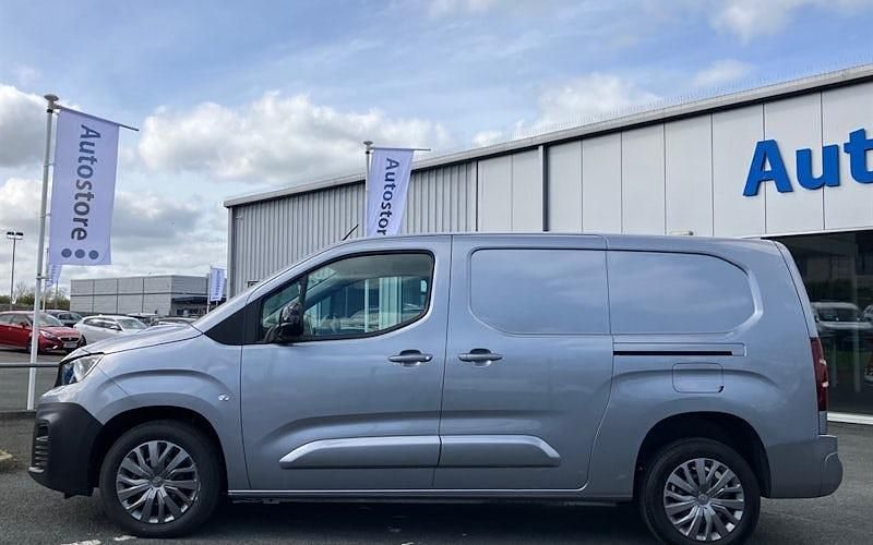 Used Peugeot Partner Premium 102 HP (75 kW) 2023 MPV