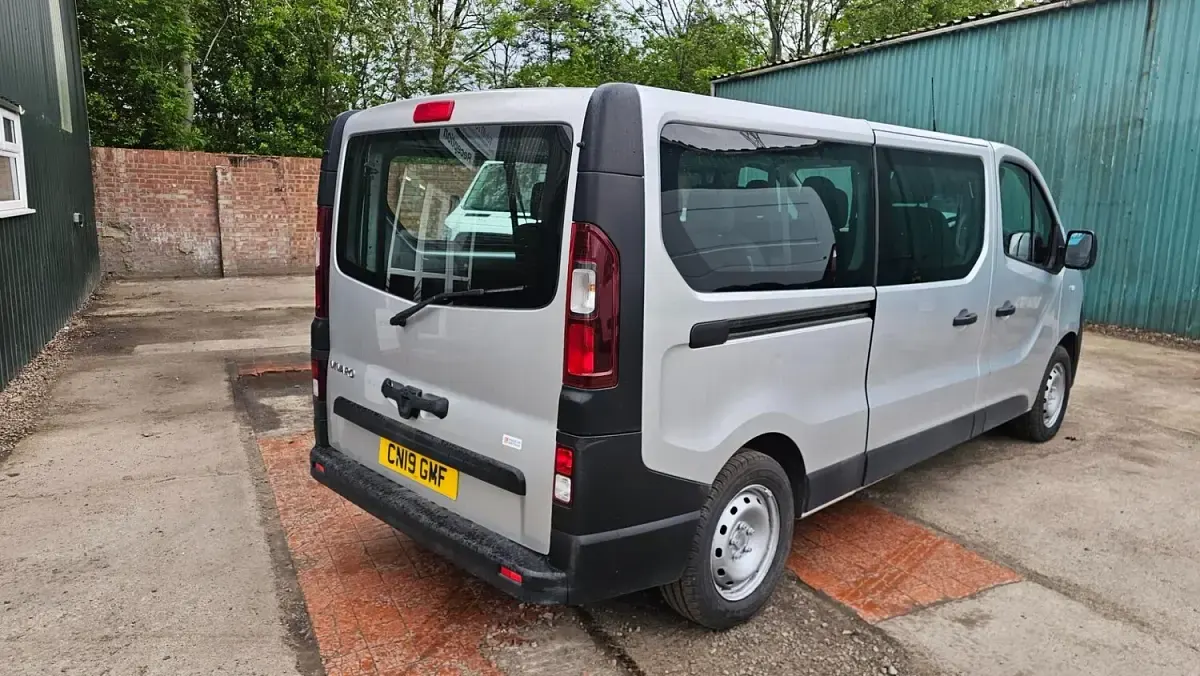 Used Vauxhall Vivaro 120 HP (88 kW) 2019 Silver MPV