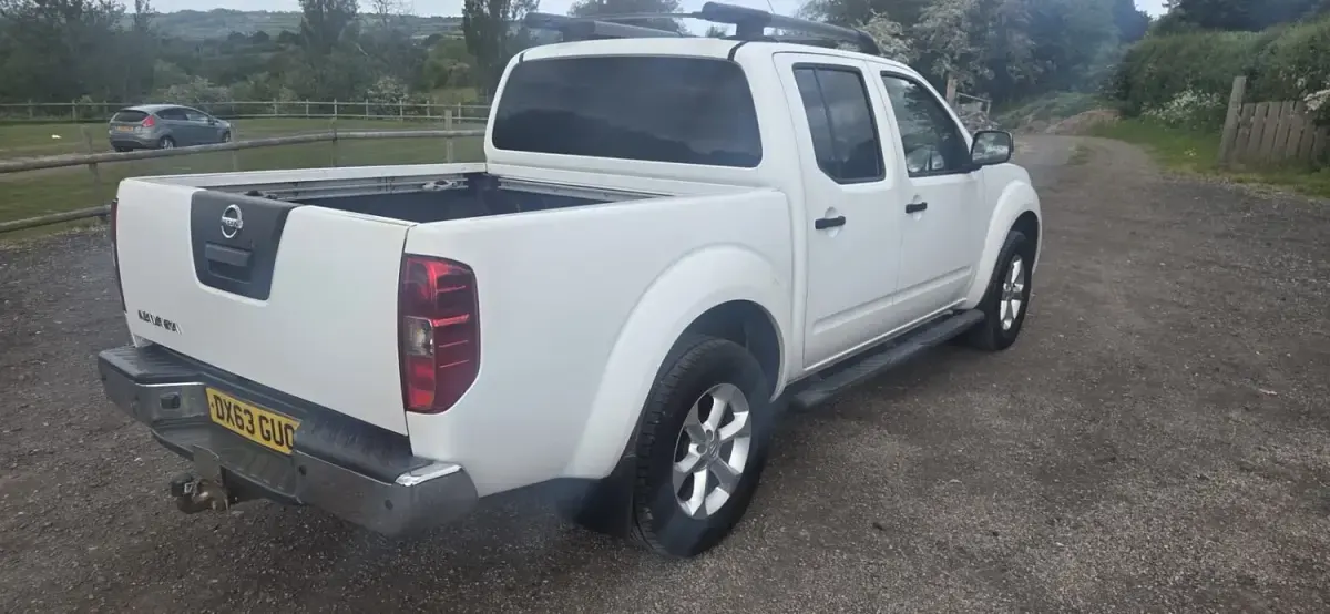 Usado Nissan Navara Tekna 190 HP (139 kW) 2013 Branco Pickup