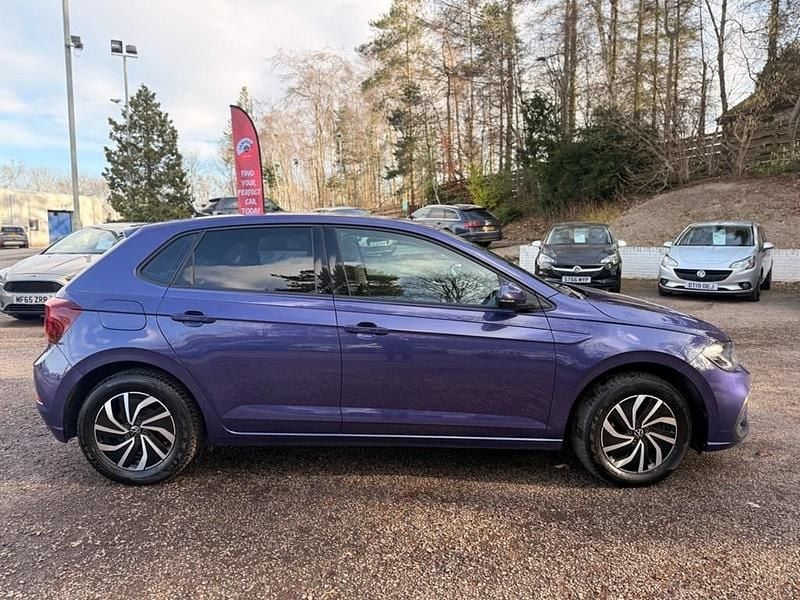 Begagnad VW Polo Life 2023 Lila Halvkombi