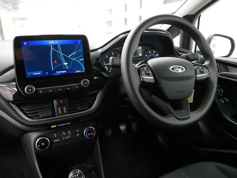 Used Ford Fiesta 85 HP (62 kW) 2020 White Hatchback