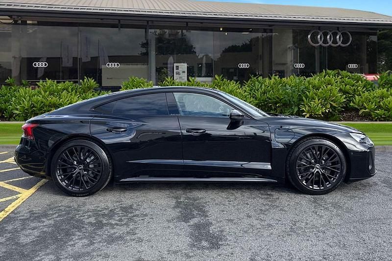 New Audi e-tron GT quattro Sport 430 kW (585 HP) 2026 Black Sedan