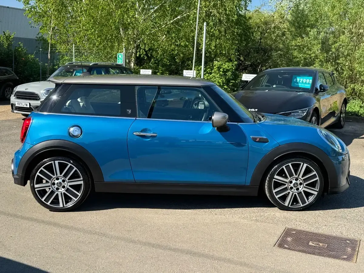 Usado Mini Cooper S Exclusive 2022 Azul Utilitario