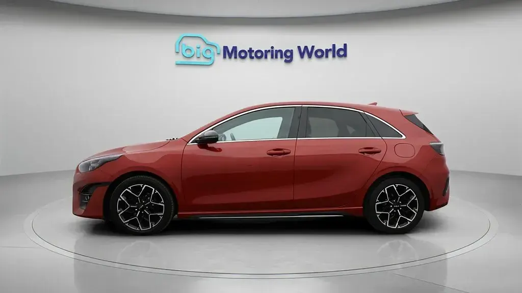 Usado Kia Ceed GT-Line 158 HP (116 kW) 2022 Vermelho Citadino