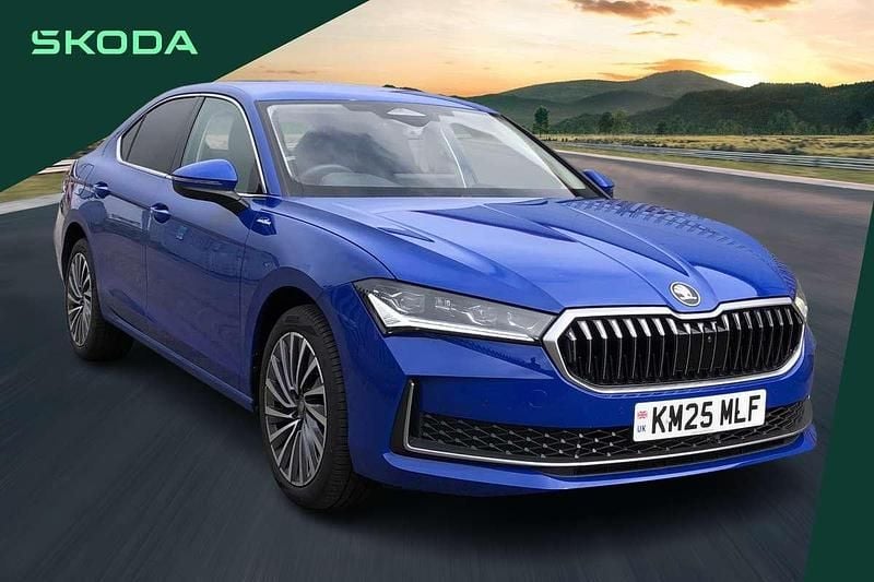 Used Skoda Superb LAURIN & KLEMENT 190 HP (139 kW) 2025 Blue Hatchback