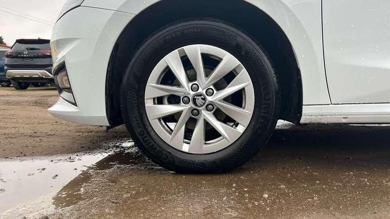 Used Skoda Fabia SE 95 HP (69 kW) 2025 White Hatchback