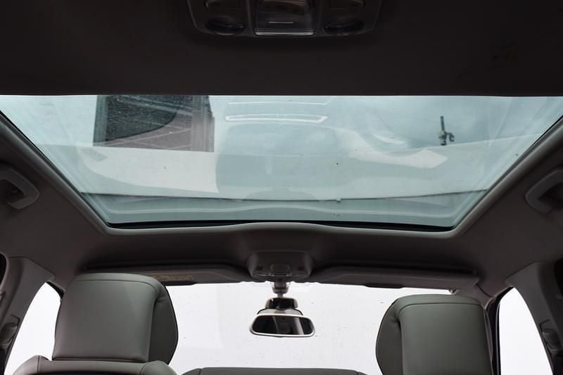 Image 3/4
