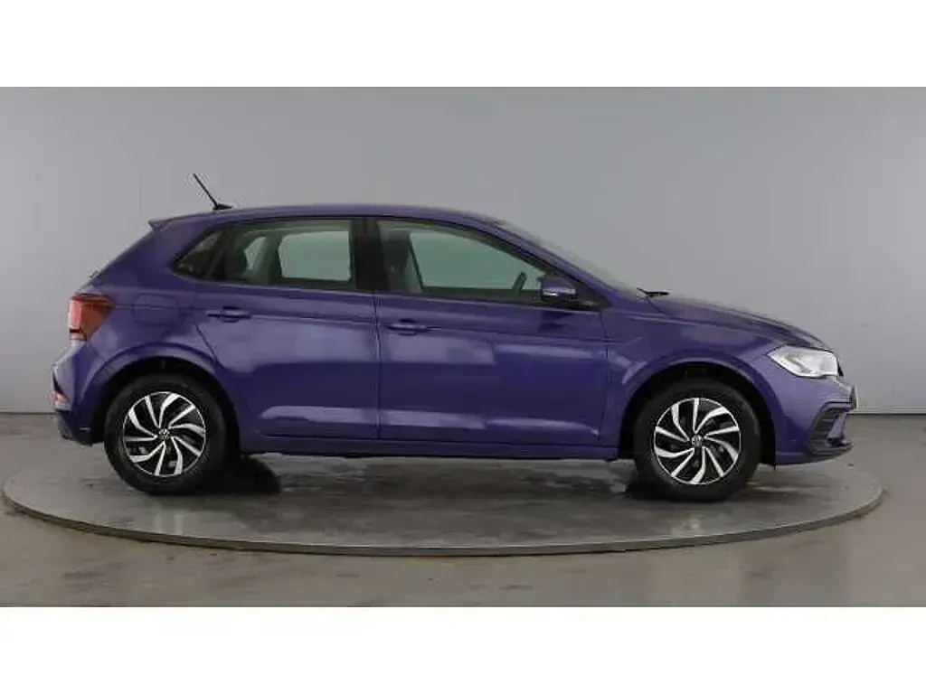 Used VW Polo Life 95 HP (69 kW) 2022 Mauve/purple Hatchback