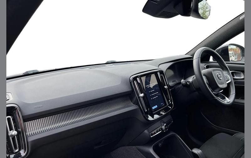 Used Volvo XC40 Plus 197 HP (144 kW) 2023 Onyx black SUV