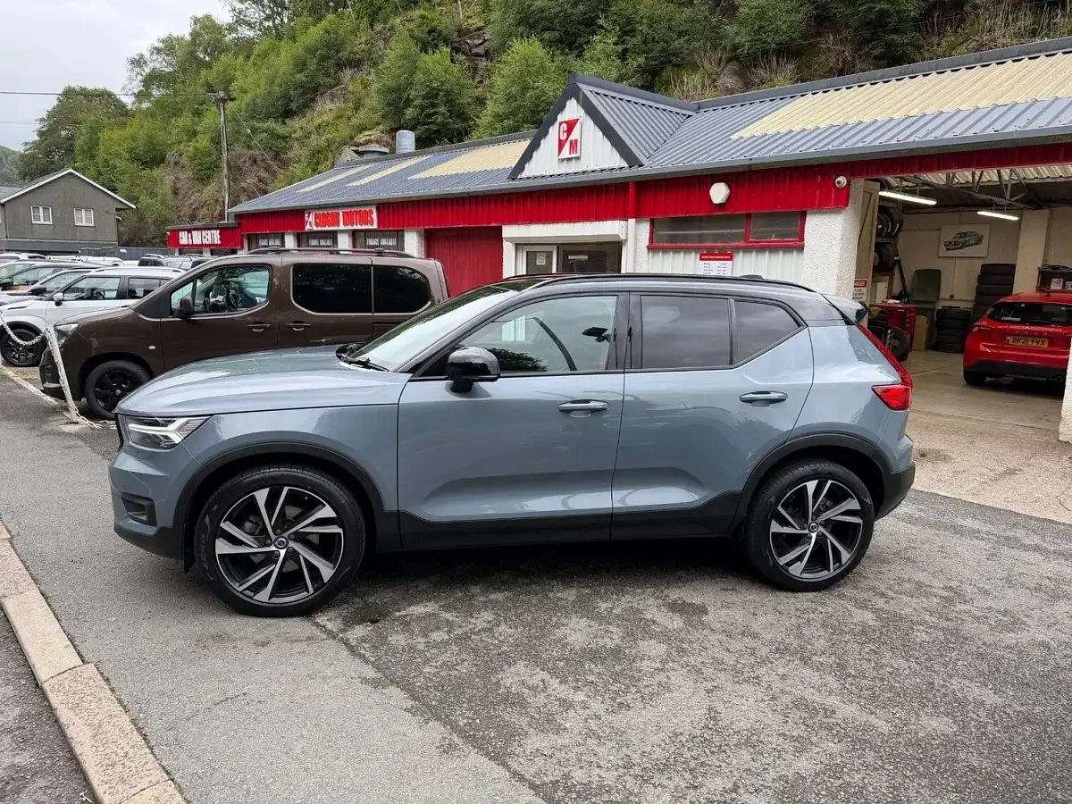 Used Volvo XC40 R-Design Pro 194 HP (142 kW) 2021 Grey SUV
