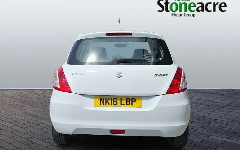 Used Suzuki Swift SZ3 94 HP (69 kW) 2016 White Hatchback