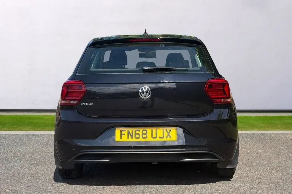 Used VW Polo SE 65 HP (47 kW) 2018 Black Hatchback