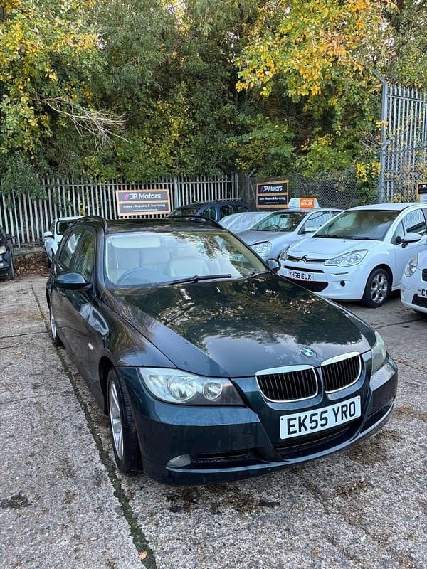 Green Used 2005 BMW 320 Estate | £1,250 (Super price) - Image 1/4