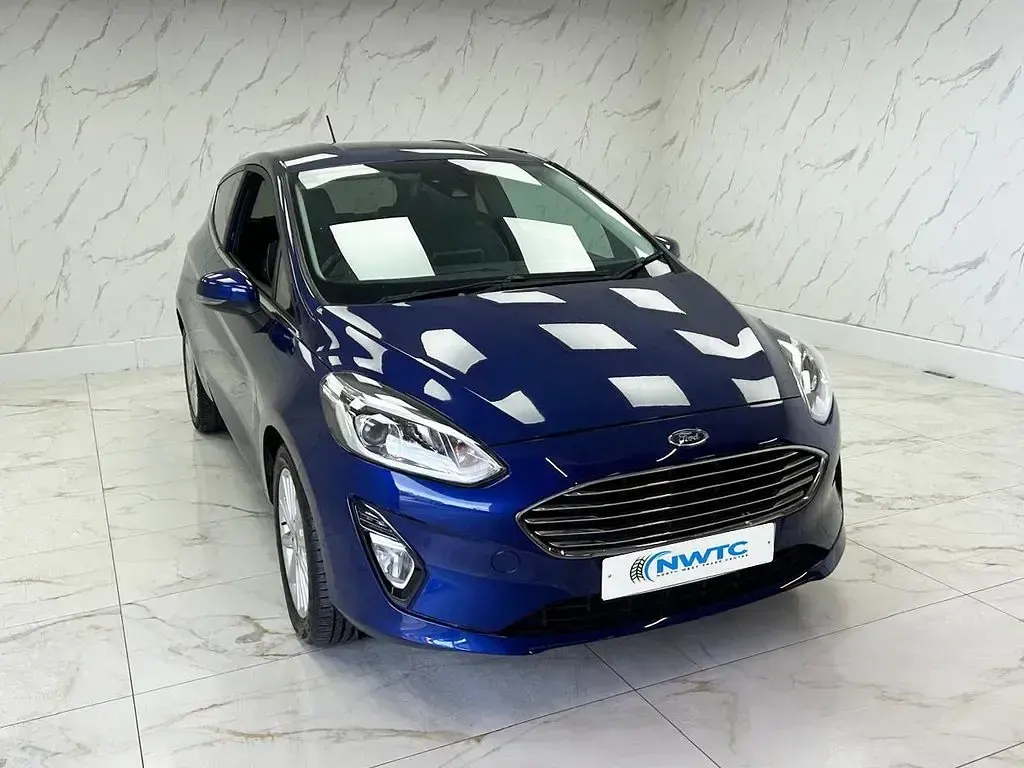 Used Ford Fiesta Titanium 100 HP (73 kW) 2017 Blue Hatchback