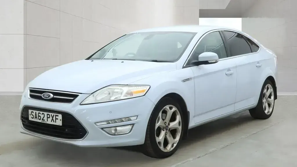 Begagnad Ford Mondeo Titanium 2012 Vit Halvkombi