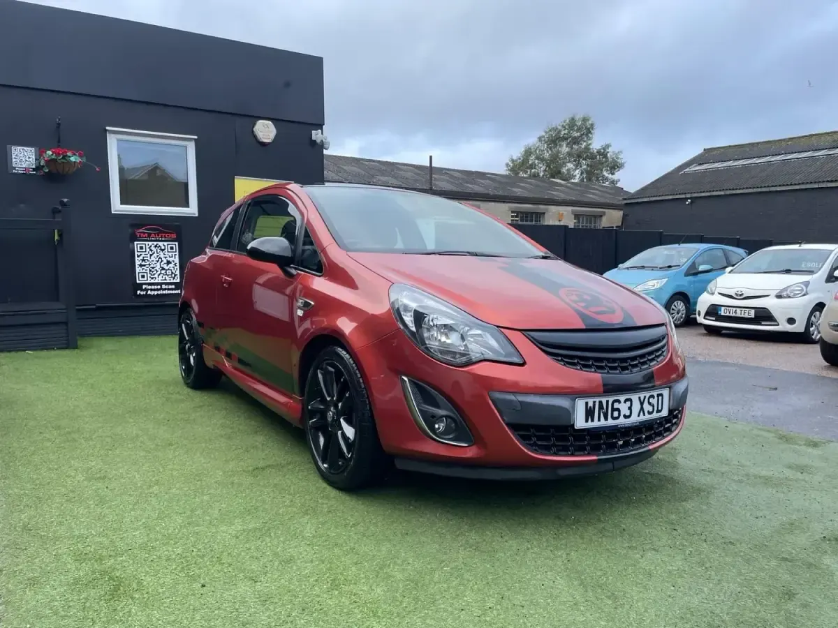 Używany Vauxhall Corsa Edition 2013 Pomarańczowy Hatchback