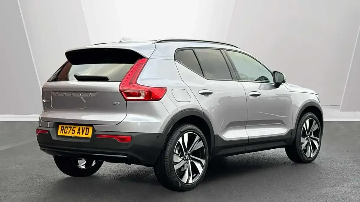 Usado Volvo XC40 Ultra 194 CV (142 kW) 2025 Plateado SUV