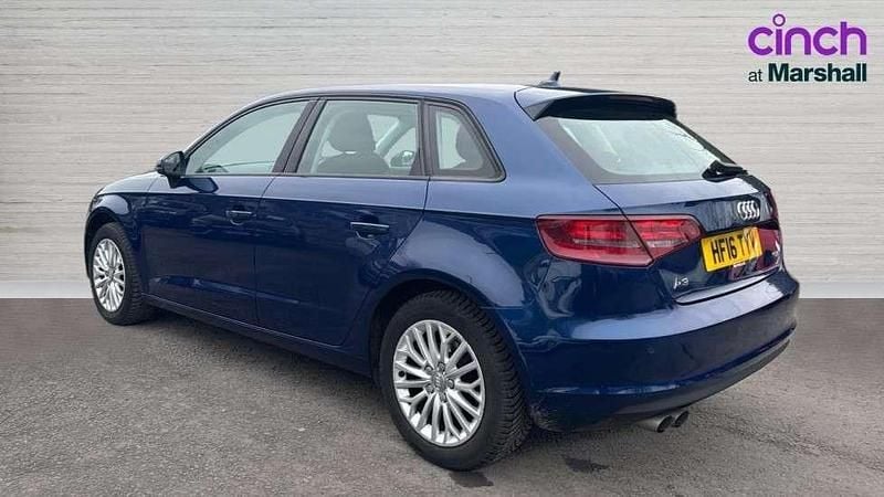 Używany Audi A3 150 KM (110 kW) 2016 Niebieski Hatchback