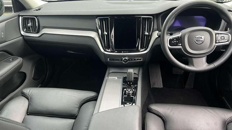 Usado Volvo S60 Plus 247 HP (181 kW) 2023 Preto Sedan