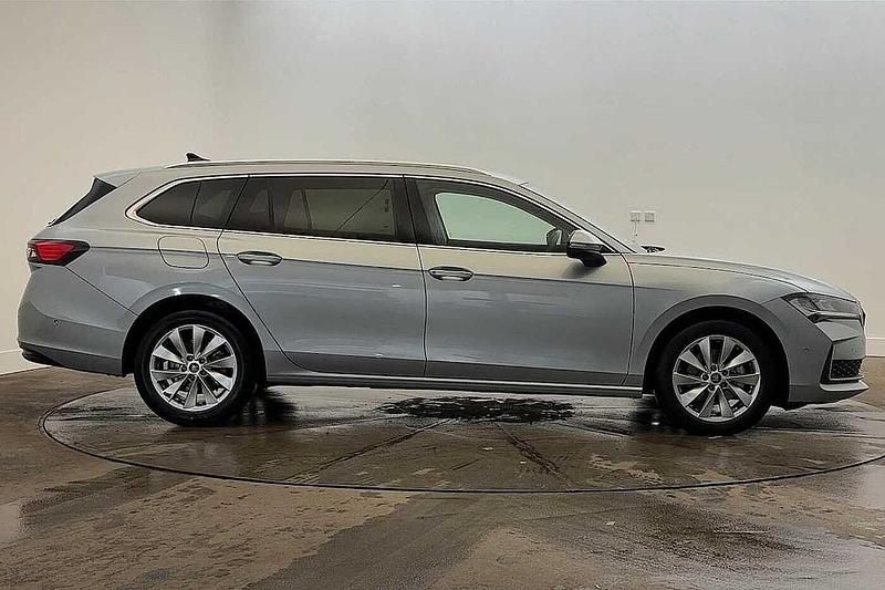 Used Skoda Superb SE Technology 110 HP (80 kW) 2025 Pebble silver metallic Estate