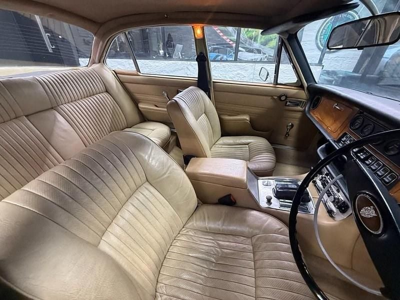 Used Jaguar XJ6 1972 Green Sedan