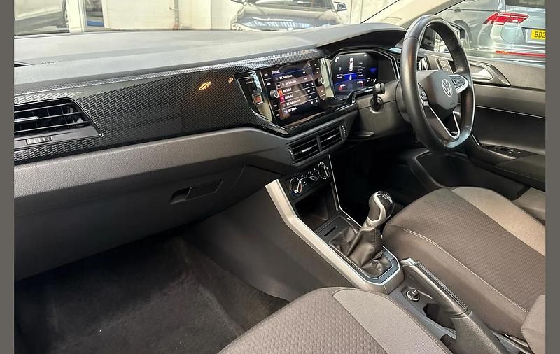 Used VW Polo Life 80 HP (58 kW) 2023 Black Hatchback